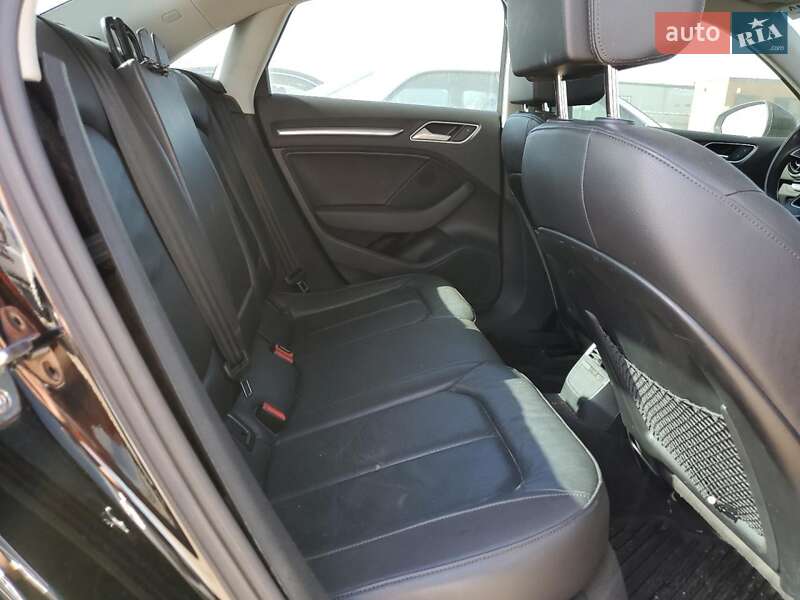 Седан Audi A3 2015 в Львове