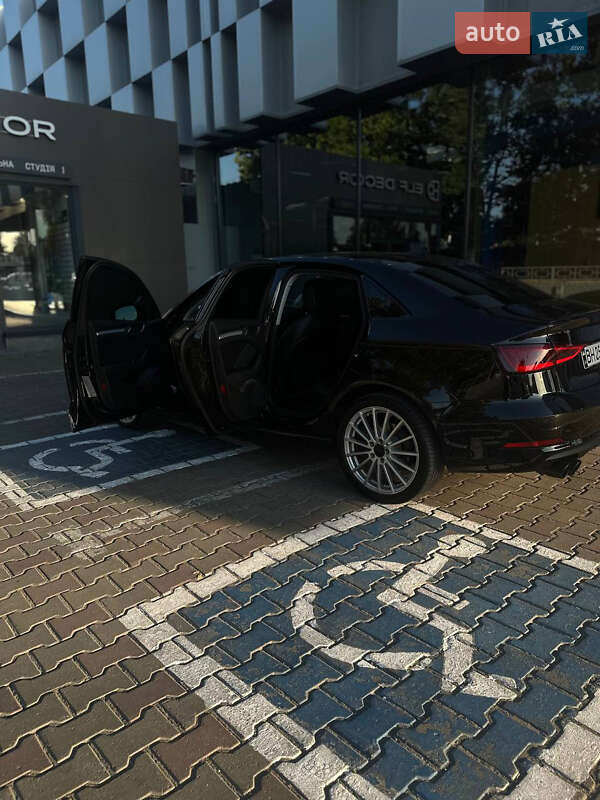 Седан Audi A3 2016 в Одессе