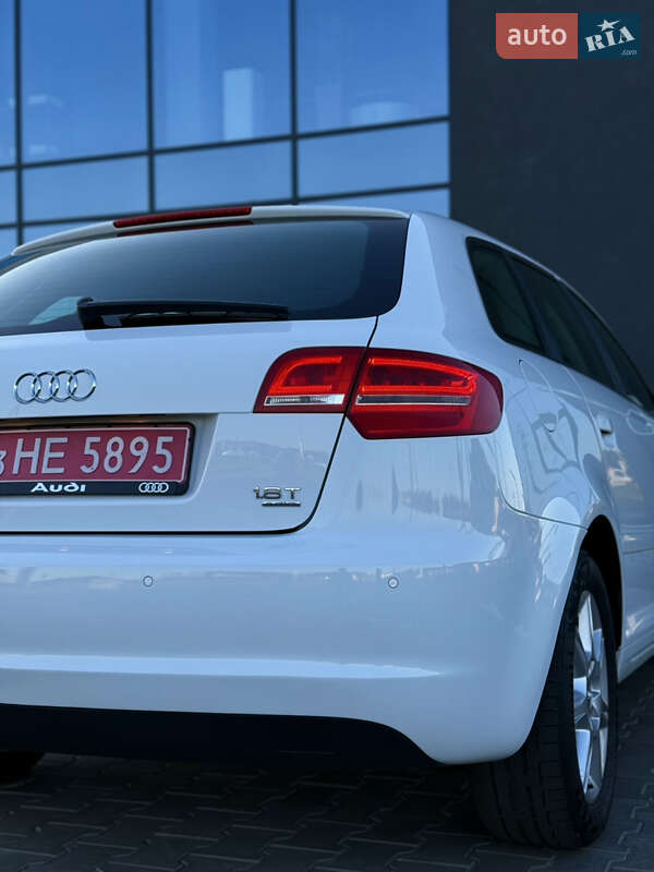 Хэтчбек Audi A3 2010 в Луцке