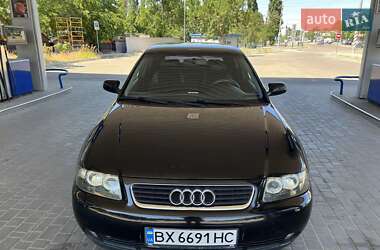 Хэтчбек Audi A3 2003 в 
