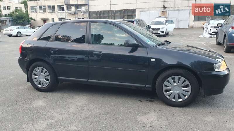 Хэтчбек Audi A3 2002 в Киеве