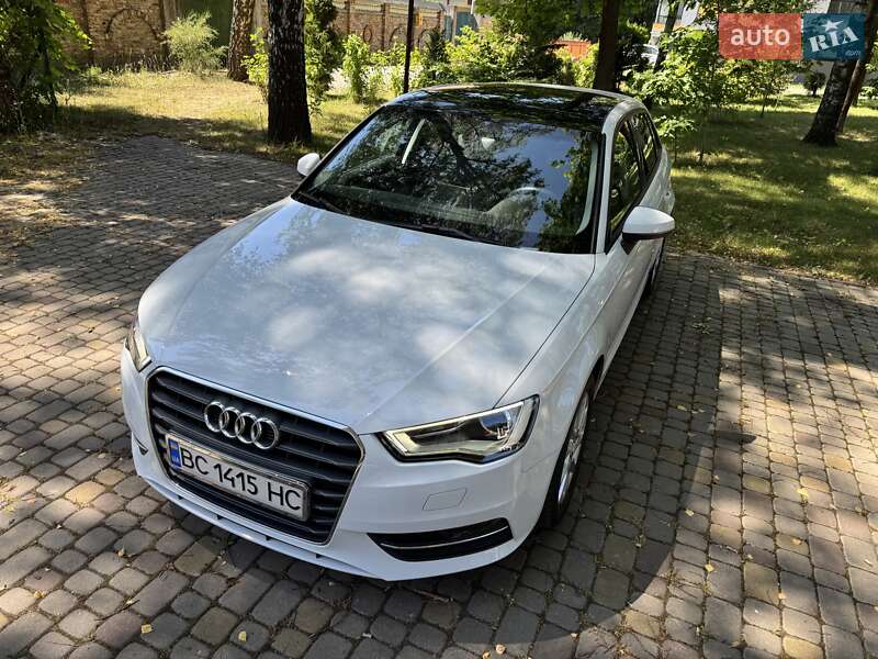 Хэтчбек Audi A3 2015 в Львове