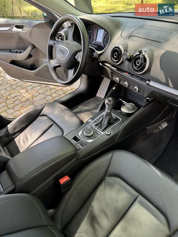 Хэтчбек Audi A3 2015 в Львове