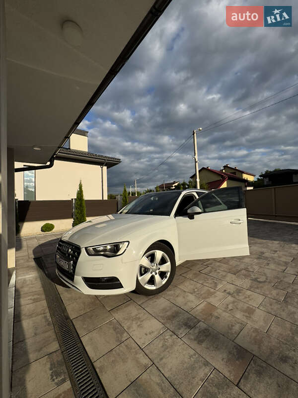 Хэтчбек Audi A3 2016 в Львове