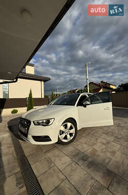 Хэтчбек Audi A3 2016 в 