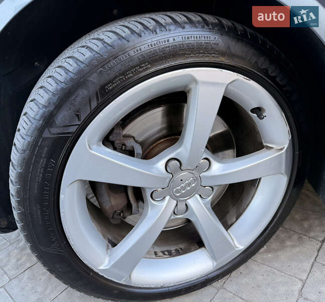 Седан Audi A3 2014 в Новояворовске