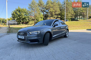Седан Audi A3 2014 в Новояворовске