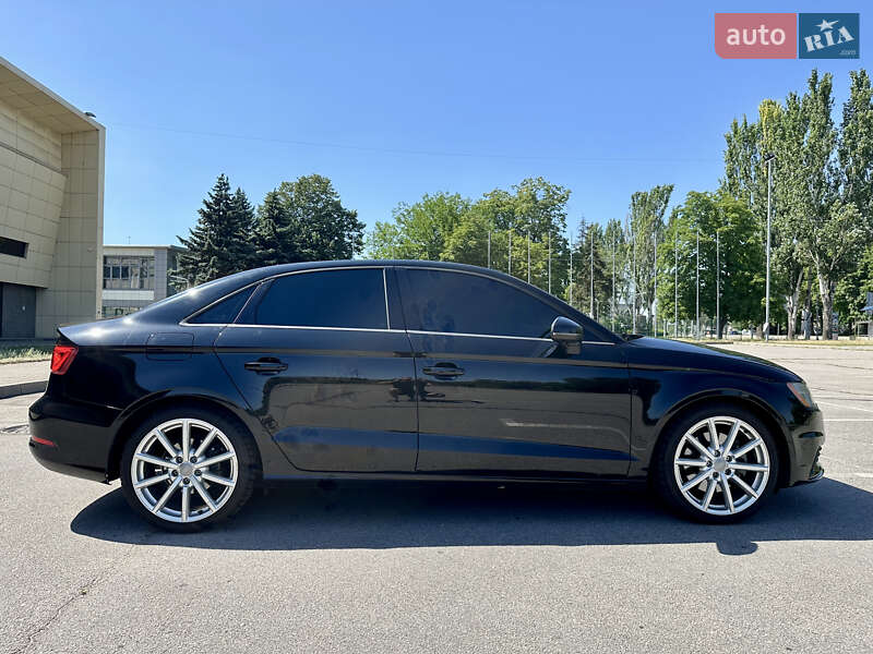 Седан Audi A3 2015 в Запорожье