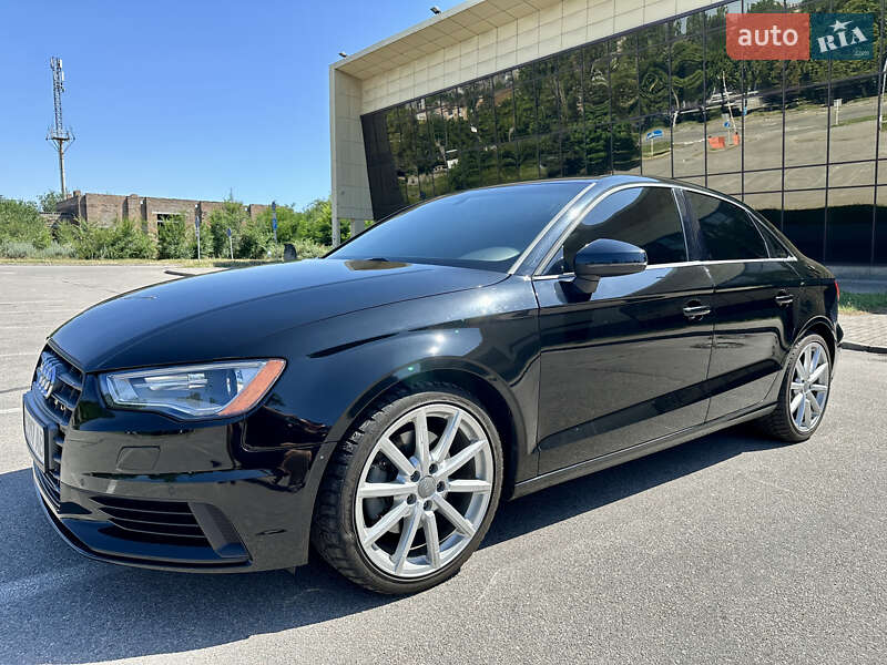 Седан Audi A3 2015 в Запорожье