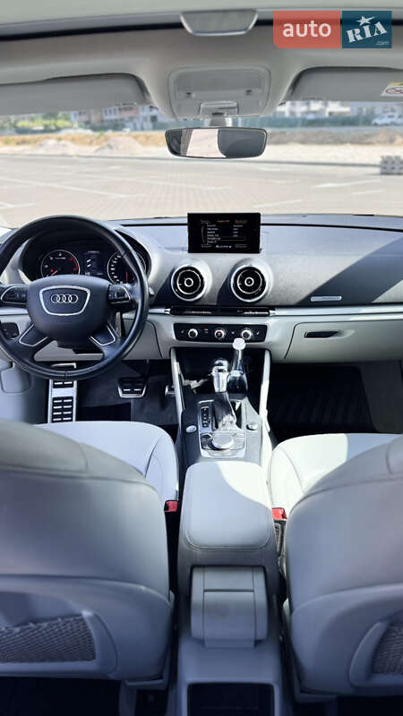 Седан Audi A3 2016 в Киеве