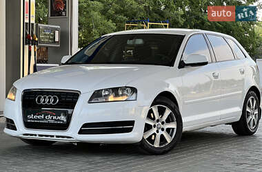 Хэтчбек Audi A3 2013 в 