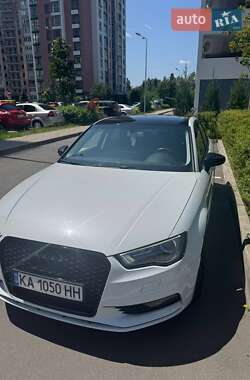 Седан Audi A3 2016 в Киеве