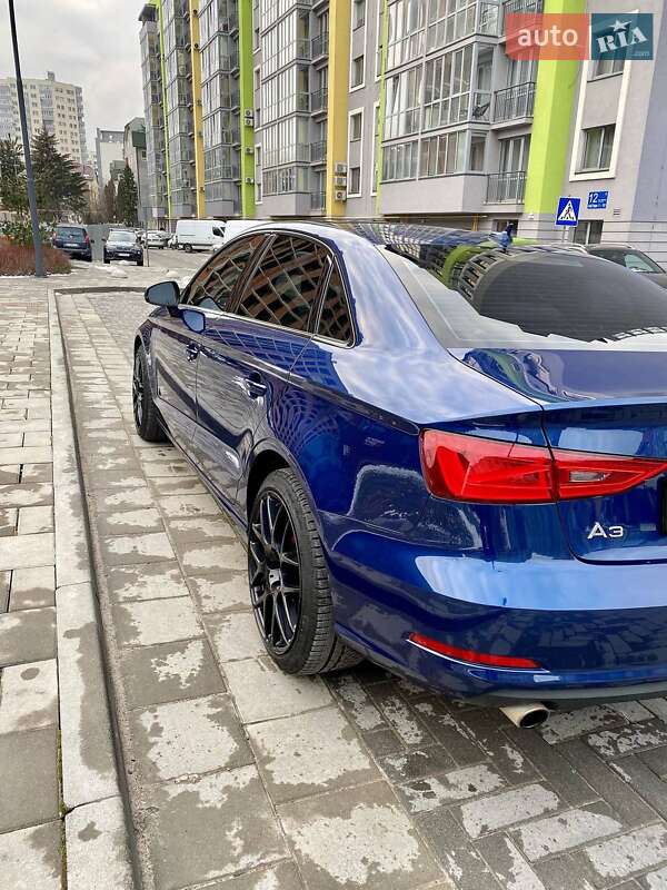 Седан Audi A3 2015 в Львове