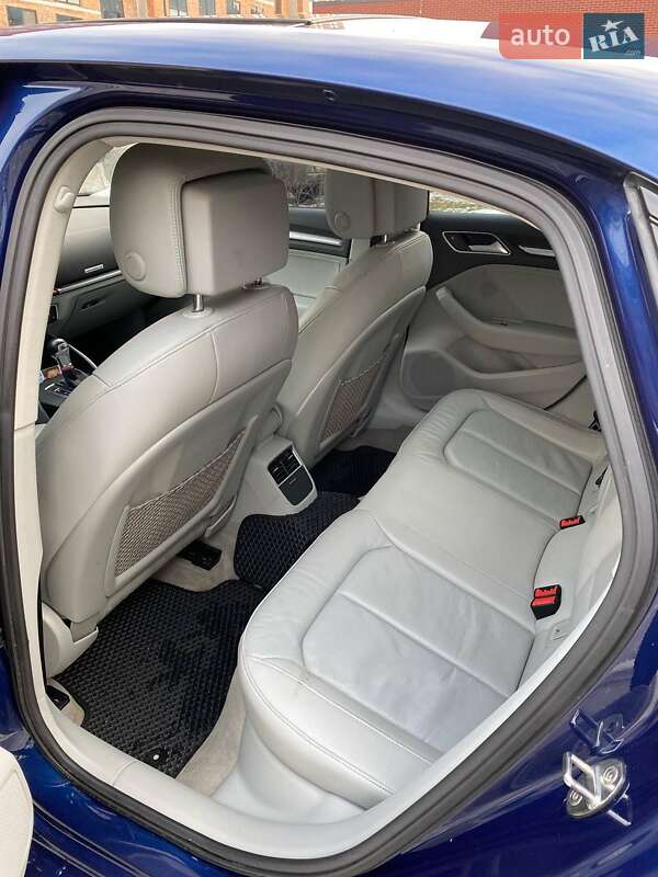 Седан Audi A3 2015 в Львове
