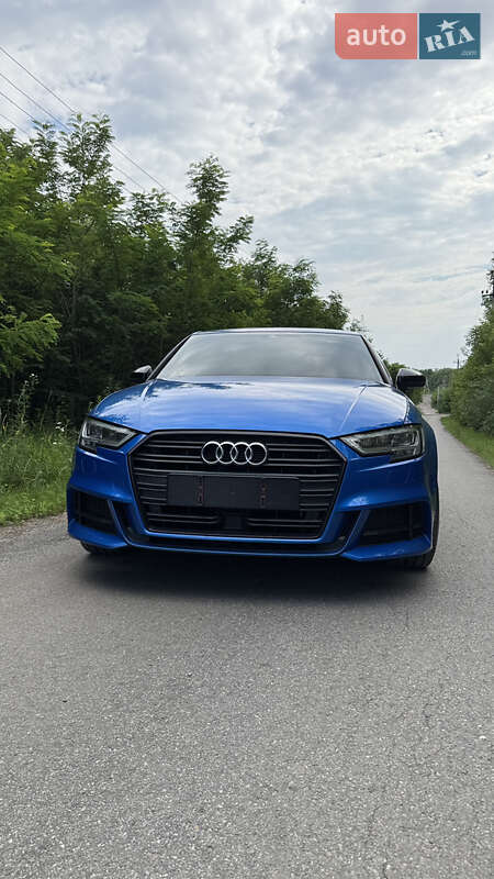 Седан Audi A3 2017 в Харькове