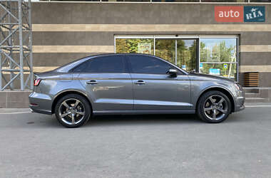 Седан Audi A3 2015 в Тернополе
