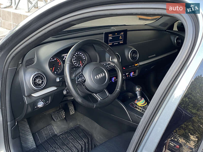 Седан Audi A3 2015 в Тернополі