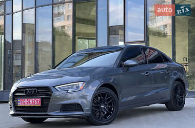 Седан Audi A3 2017 в Ровно