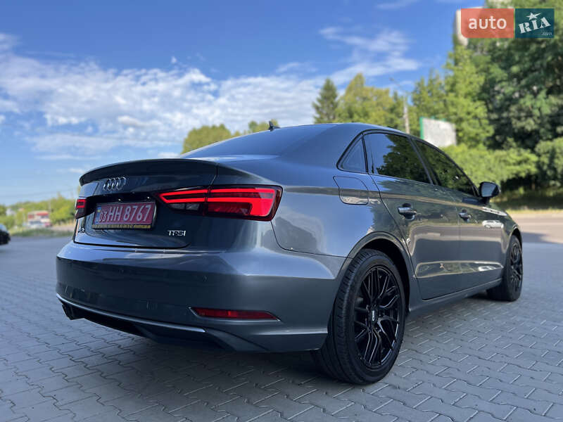 Седан Audi A3 2017 в Рівному