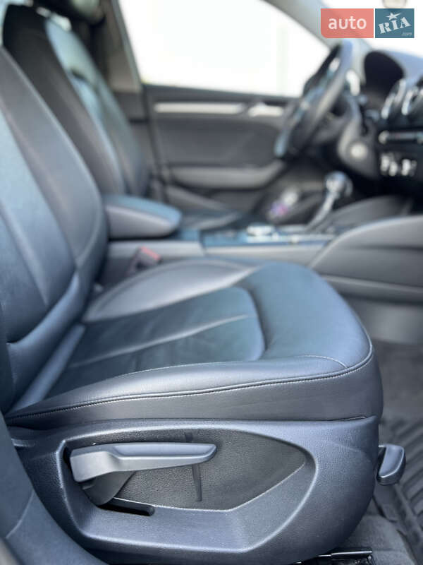 Седан Audi A3 2017 в Рівному