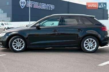 Хетчбек Audi A3 2016 в 