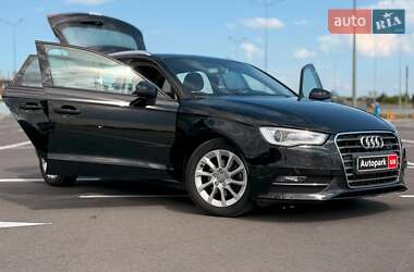 Хетчбек Audi A3 2016 в 