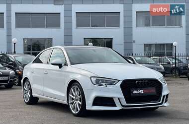 Седан Audi A3 2015 в Киеве