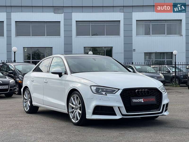 Седан Audi A3 2015 в 