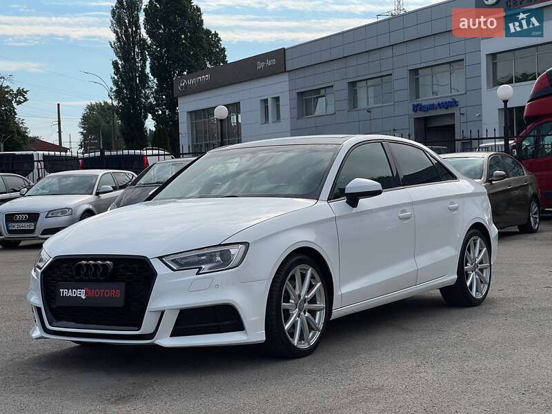 Седан Audi A3 2015 в Киеве