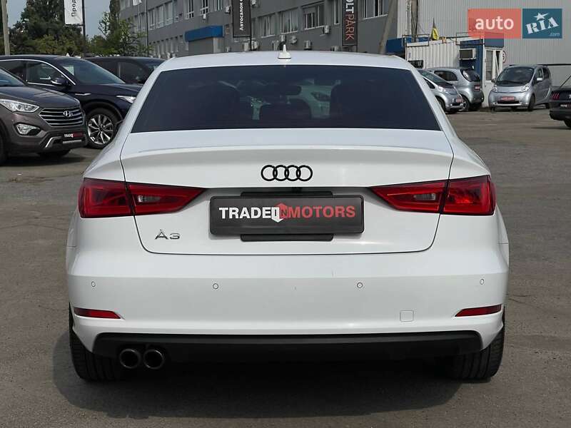 Седан Audi A3 2015 в Киеве