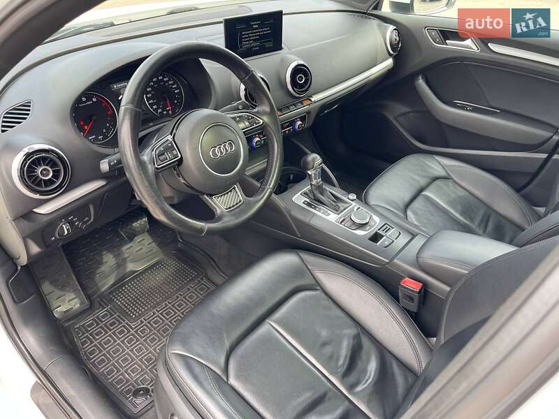 Седан Audi A3 2015 в Киеве