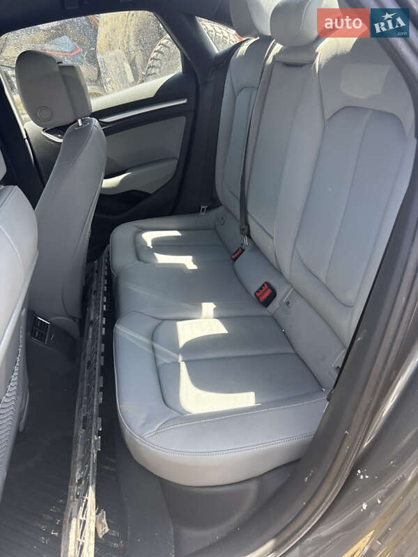 Седан Audi A3 2018 в Стрию
