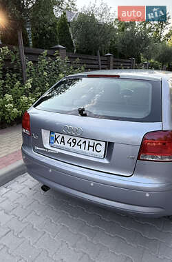 Хетчбек Audi A3 2004 в 