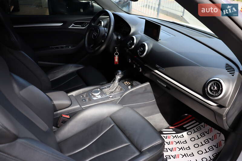 Кабриолет Audi A3 2019 в Львове