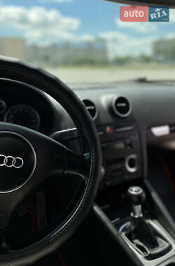 Хетчбек Audi A3 2003 в 