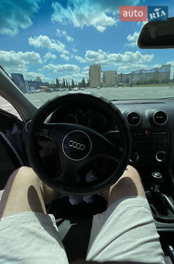 Хетчбек Audi A3 2003 в 