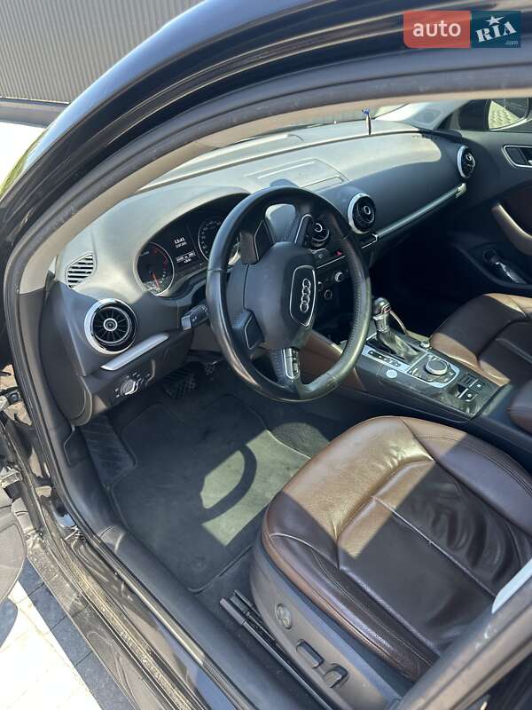Седан Audi A3 2015 в Львові