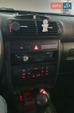 Хэтчбек Audi A3 2002 в 