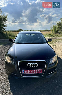Хэтчбек Audi A3 2011 в 