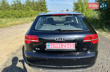 Хэтчбек Audi A3 2011 в 