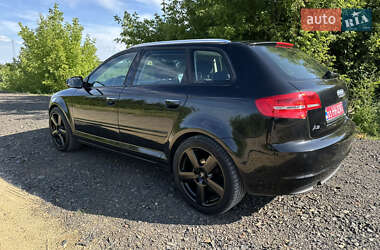 Хэтчбек Audi A3 2011 в 