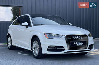 Хэтчбек Audi A3 2016 в 