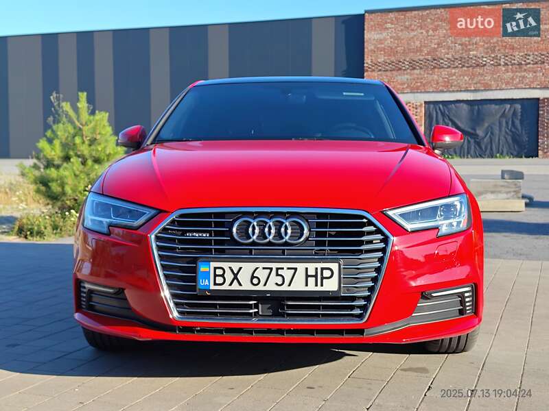 Хэтчбек Audi A3 2016 в Хмельницком