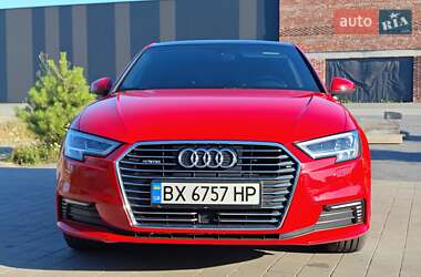 Хэтчбек Audi A3 2016 в 