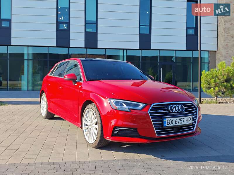 Хэтчбек Audi A3 2016 в Хмельницком