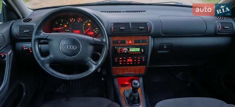Хэтчбек Audi A3 2001 в Новоднестровске