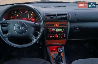 Хэтчбек Audi A3 2001 в 