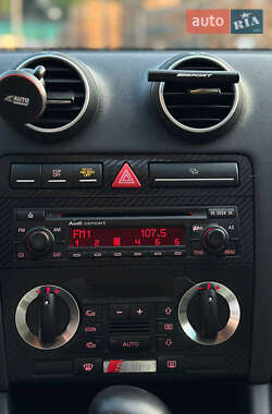 Хэтчбек Audi A3 2006 в 