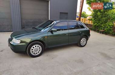 Хетчбек Audi A3 1999 в 