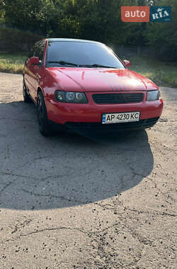 Хэтчбек Audi A3 1998 в 